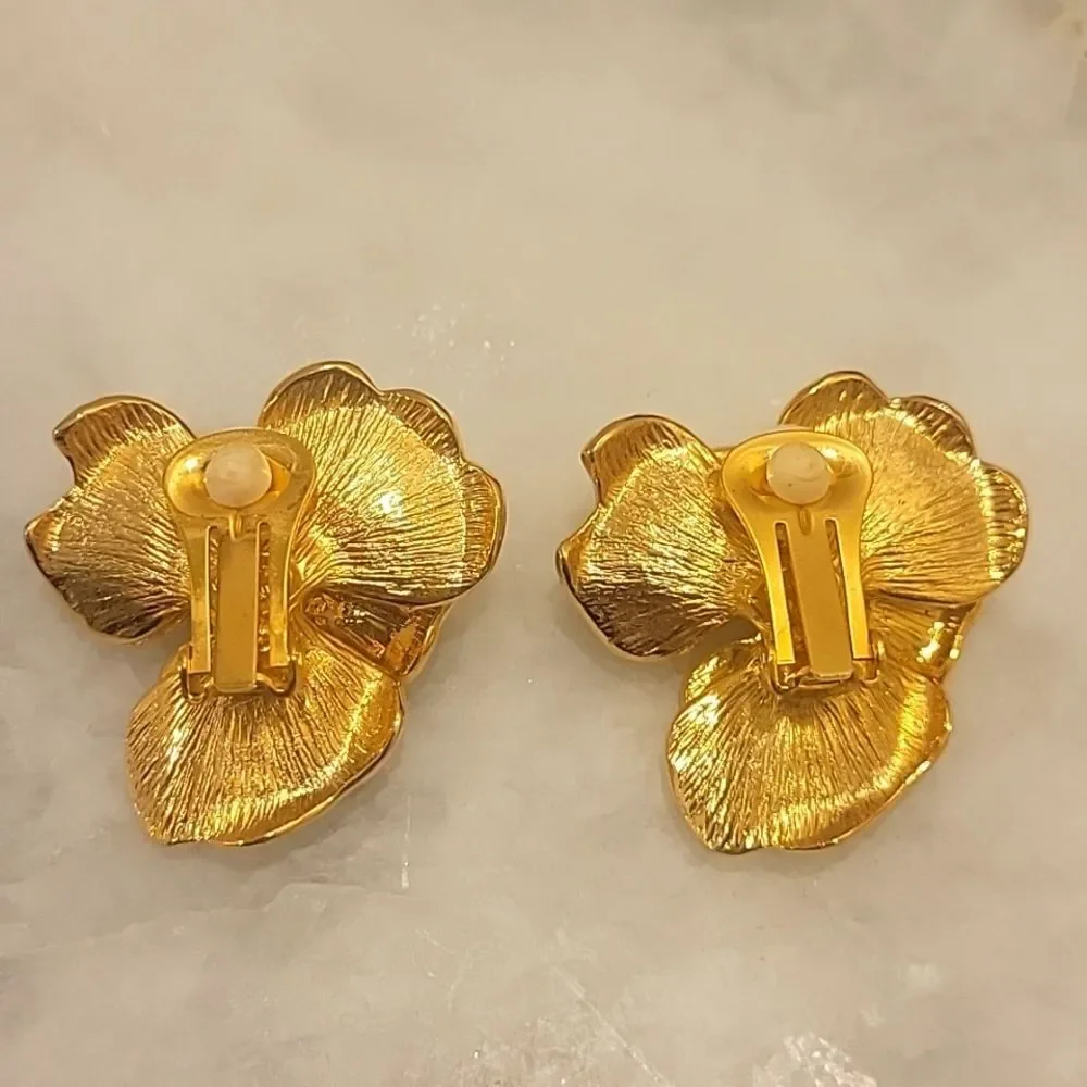 NEW Kenneth Jay Layne Beige Gold Crystal Pave Retro Clip on Flower Earrings - Picture 5 of 9